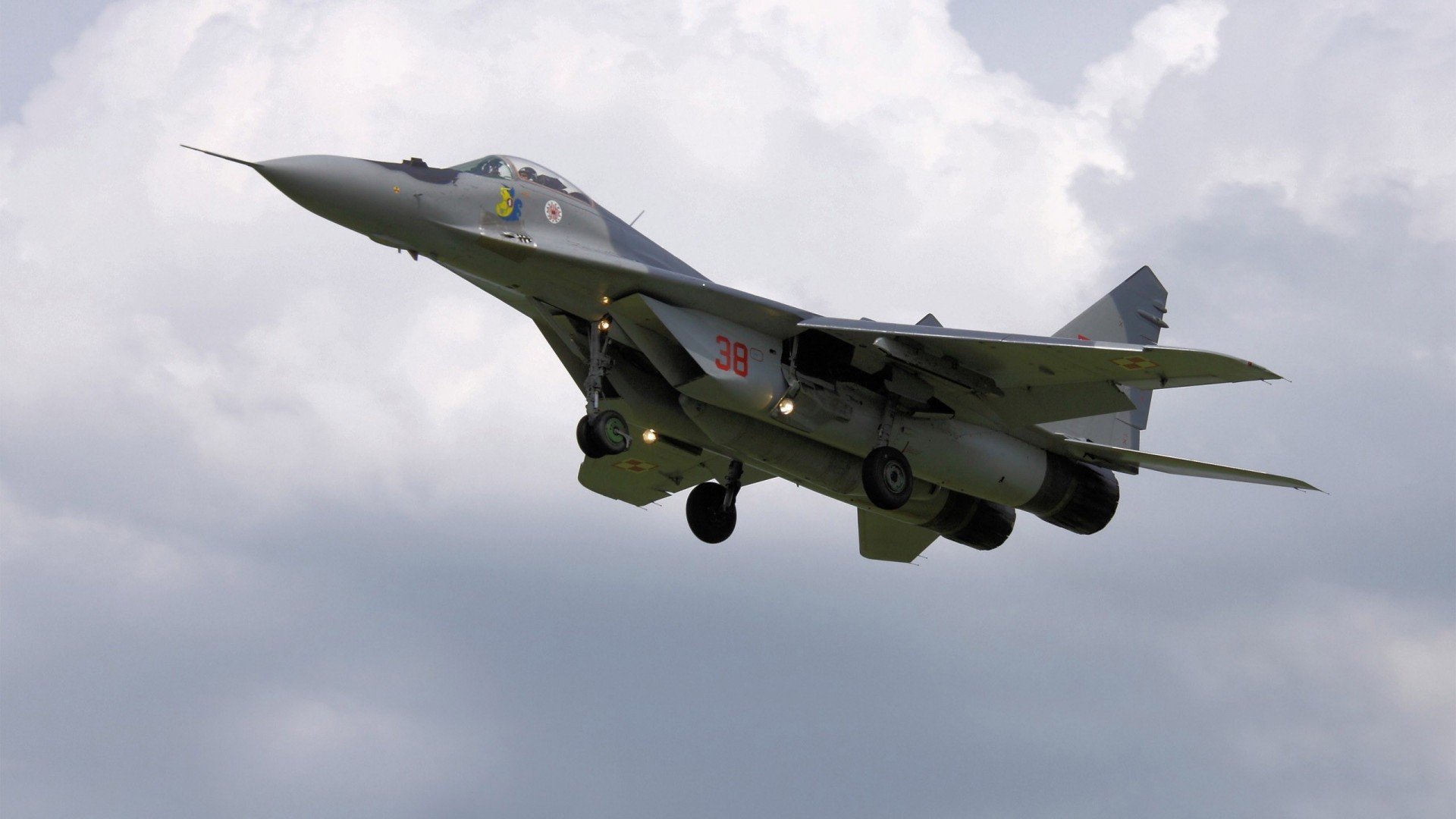 欧冠淘汰赛之夜，当梅西C罗已成往事，神兽哈兰德拆解足球运动天花板