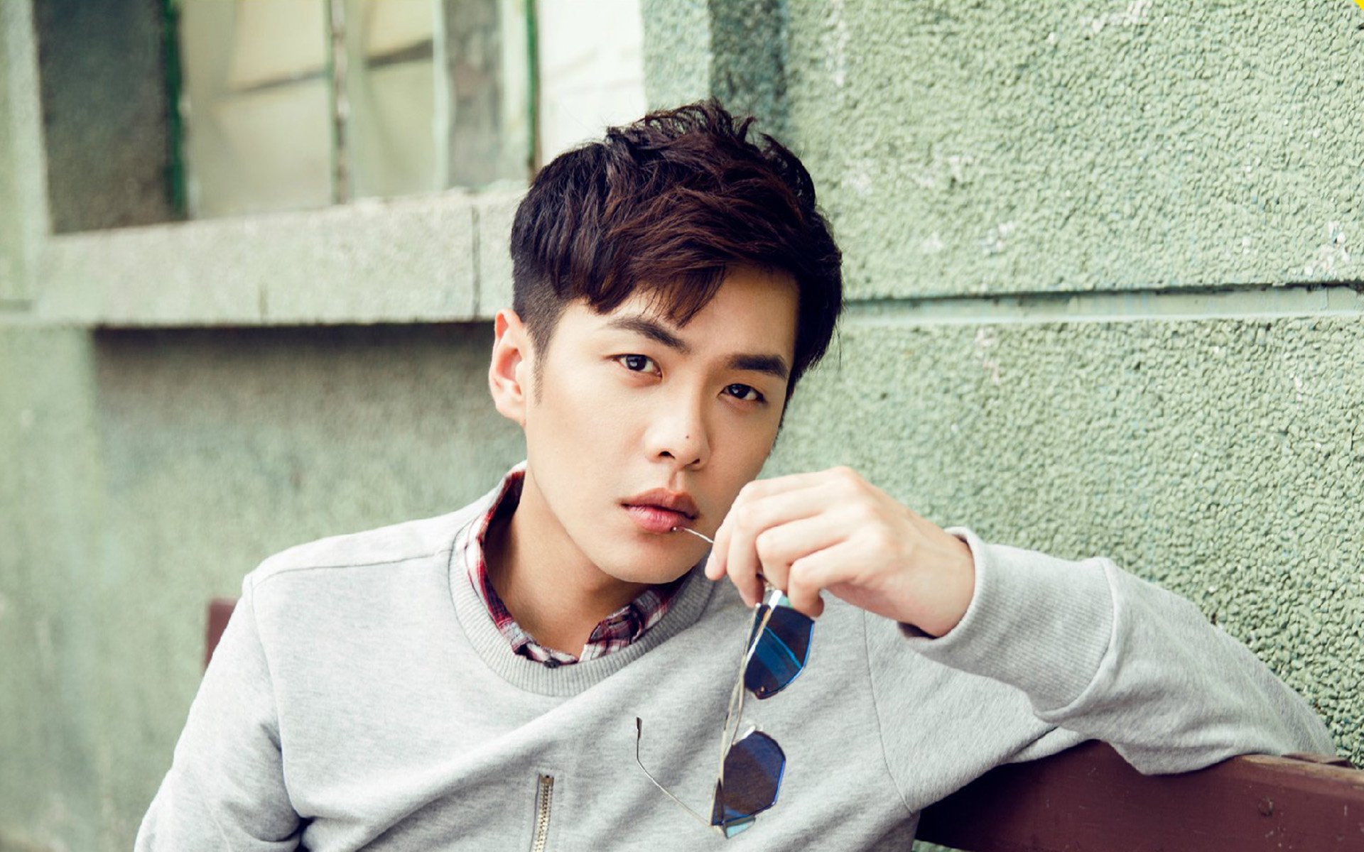 菱形中场与四维屏障，当罗德里戈的防守艺术穿越平行宇宙