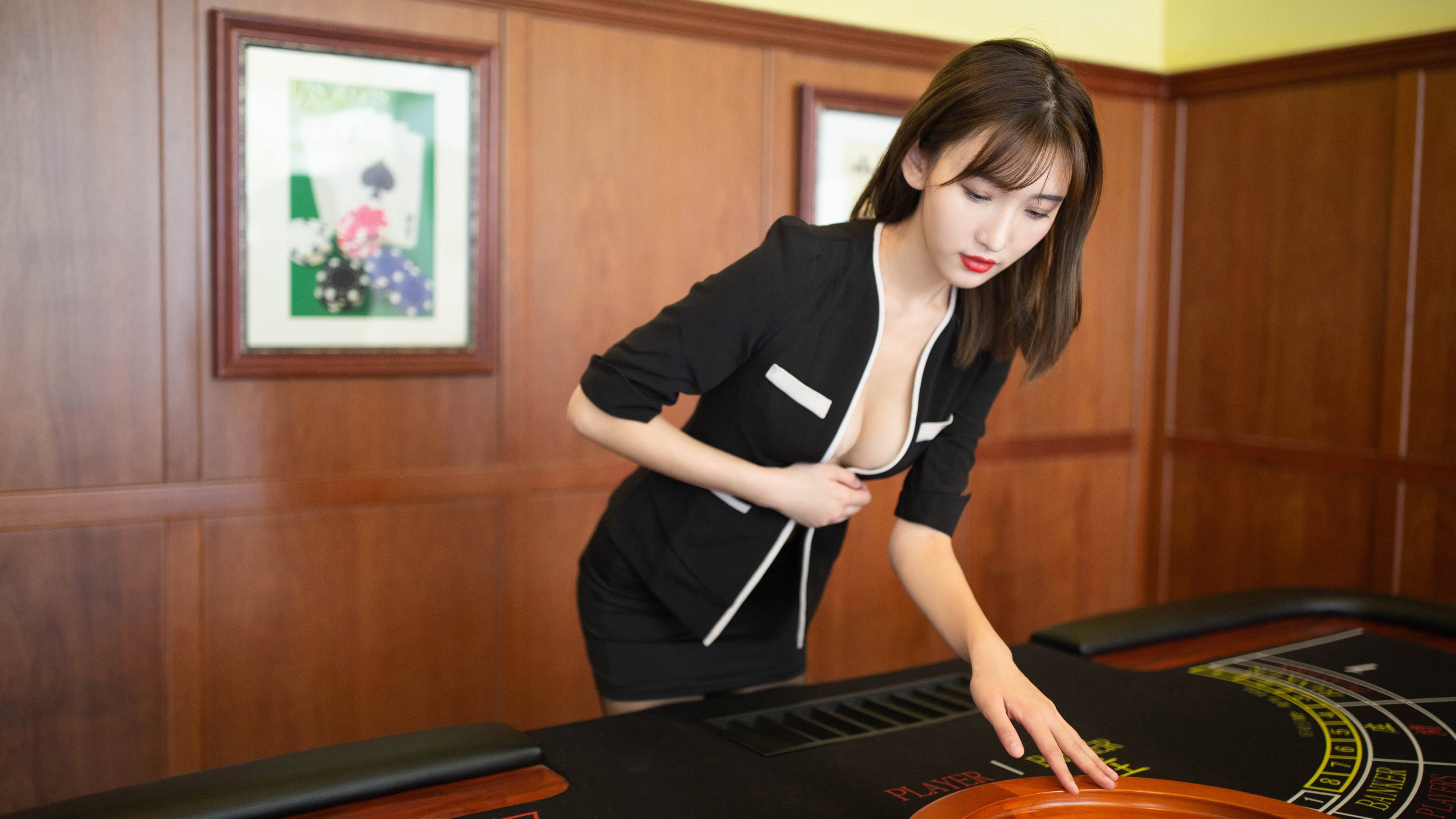 极速狂飙与双城记，巴林赛道与罗马奥林匹克的轰鸣